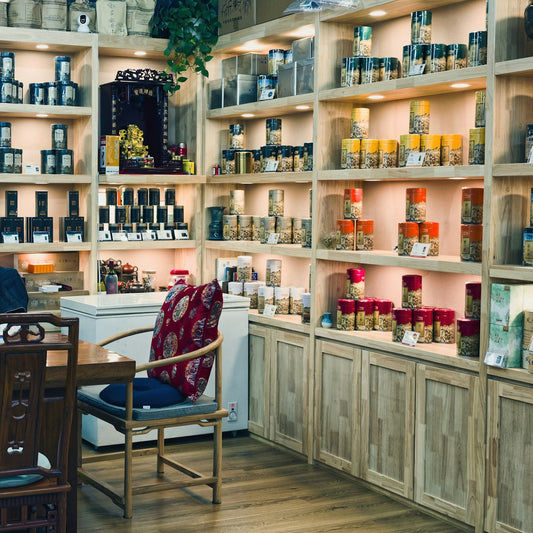 Shop shelves stocked with artisan goods, representing how to evaluate an artisan salt seller